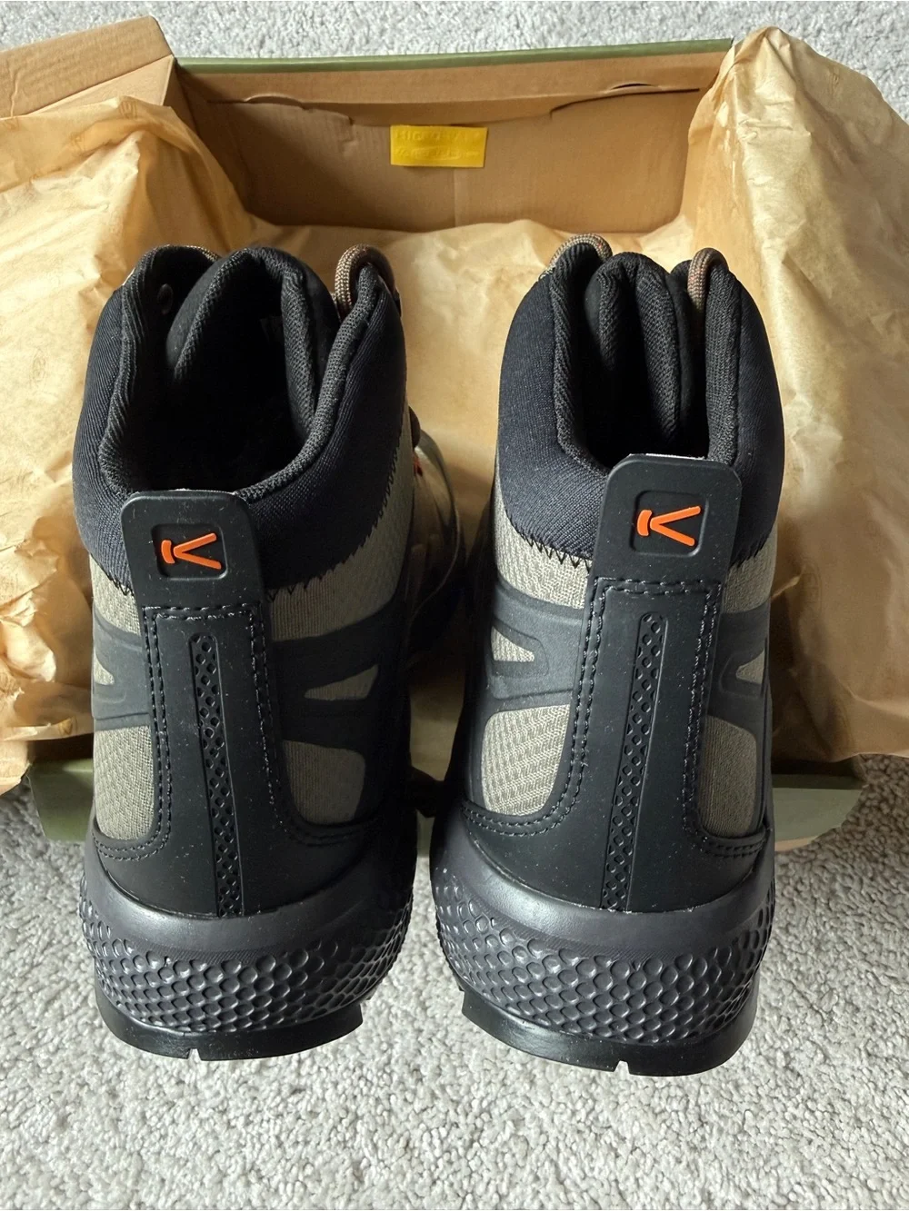 NEW KEEN sz 10.5 Men’s Brown/Gray Waterproof Hiking Shoes Canteen Brindle Style